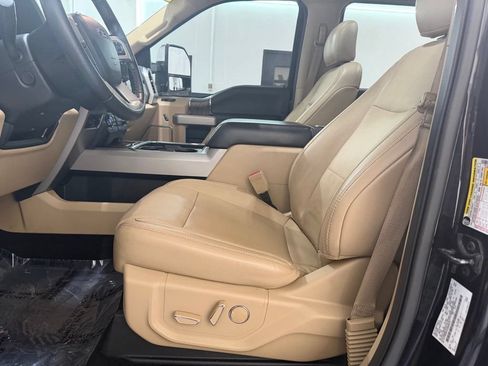 Used 2018 Ford F250 Lariat w/ Lariat Ultimate Package AWD/4WD image 38