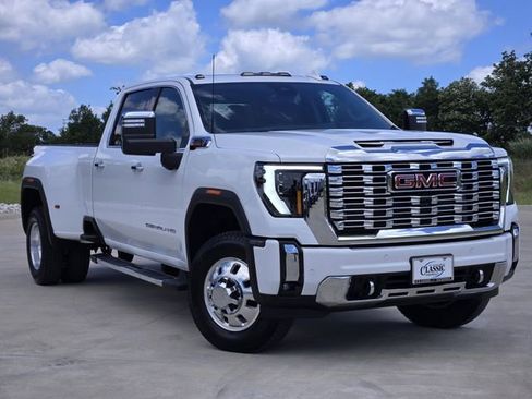 Used 2025 GMC Sierra 3500 Denali w/ Denali Reserve Package AWD/4WD image 1