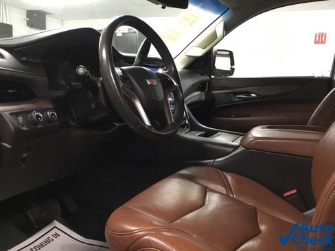 Used 2017 Cadillac Escalade Premium Luxury image 22