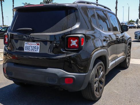 Used 2017 Jeep Renegade Altitude FWD image 9