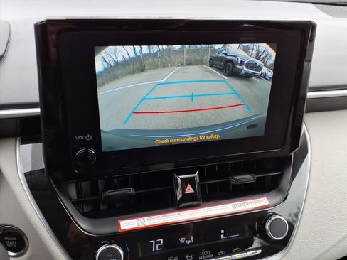 Used 2025 Toyota Corolla LE image 18