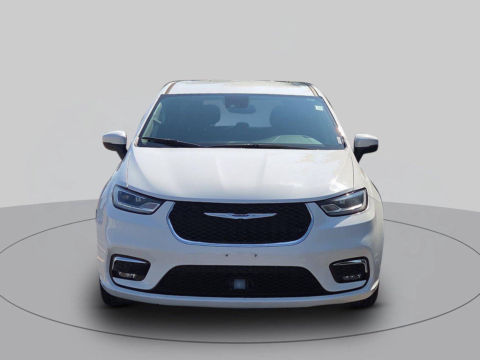 Used 2023 Chrysler Pacifica Touring-L FWD image 8