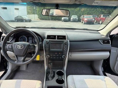 Used 2017 Toyota Camry LE FWD image 30