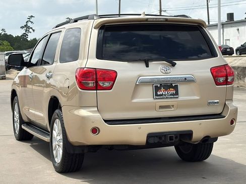 Used 2014 Toyota Sequoia Platinum RWD image 3