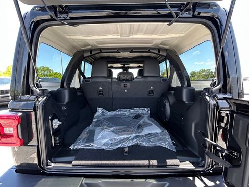 New 2025 Jeep Wrangler Sahara image 28