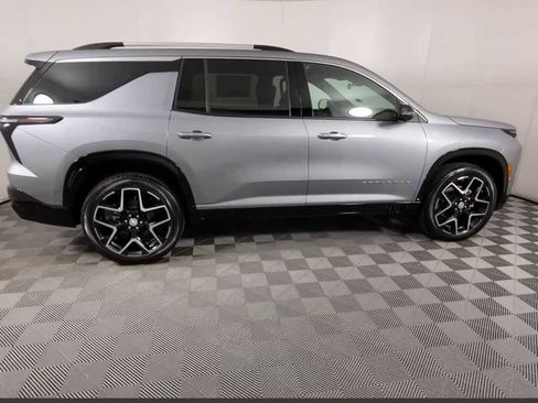 New 2026 Chevrolet Traverse High Country w/ LPO, Floor Liner Package AWD/4WD image 18