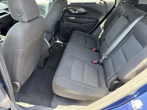 Used 2022 GMC Terrain SLE w/ Driver Convenience Package AWD/4WD image 16