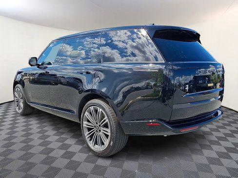 New 2025 Land Rover Range Rover Long Wheelbase SE image 3