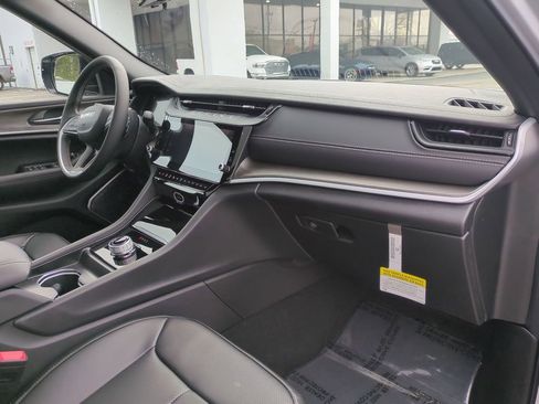 New 2026 Jeep Grand Cherokee L Limited w/ Luxury Tech Group II RWD image 35