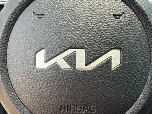 Used 2022 Kia Seltos S FWD image 22