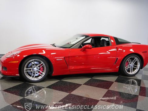 Used 2007 Chevrolet Corvette Z06 w/ Preferred Equipment Group RWD image 7