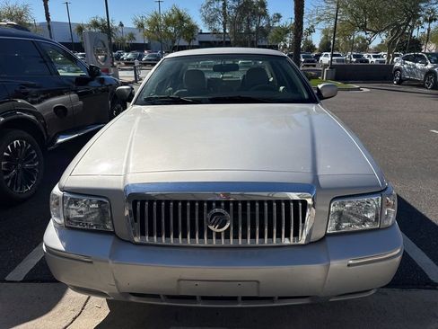 Used 2010 Mercury Grand Marquis LS image 3