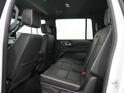 Used 2024 Chevrolet Suburban Premier AWD/4WD image 20