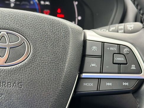 Used 2025 Toyota Grand Highlander FWD image 12