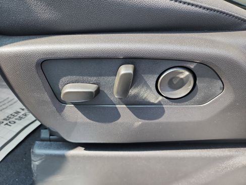 New 2026 GMC Sierra 2500 SLT w/ SLT Convenience Package image 12