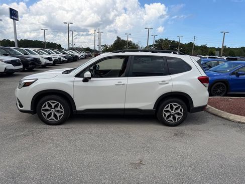 Used 2023 Subaru Forester Premium AWD/4WD image 12