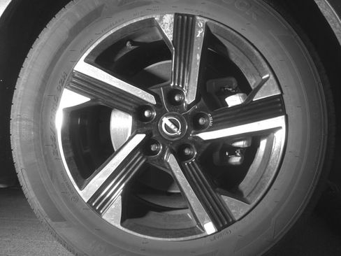 Used 2025 Nissan Sentra SV FWD image 13