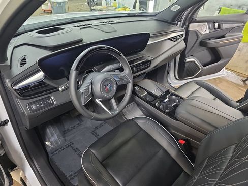 Used 2025 Buick Enclave Avenir w/ Super Cruise Package AWD/4WD image 18