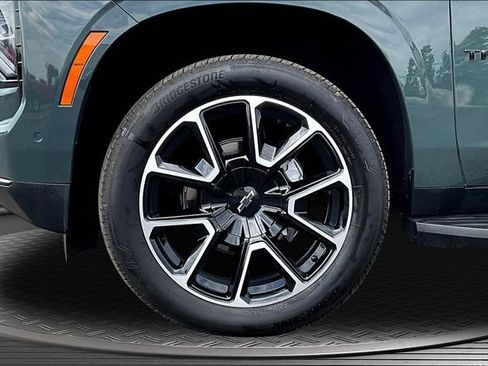 Used 2025 Chevrolet Tahoe RST w/ Comfort Package AWD/4WD image 35