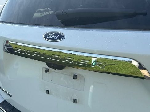 Used 2020 Ford Explorer Limited AWD/4WD image 17