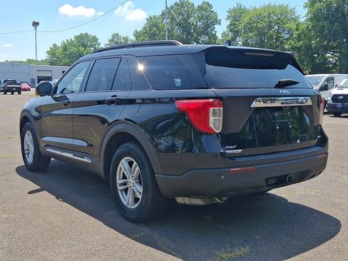 Certified 2020 Ford Explorer XLT w/ Comfort Package AWD/4WD image 5