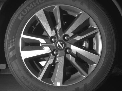 Used 2025 Nissan Versa SV FWD image 10