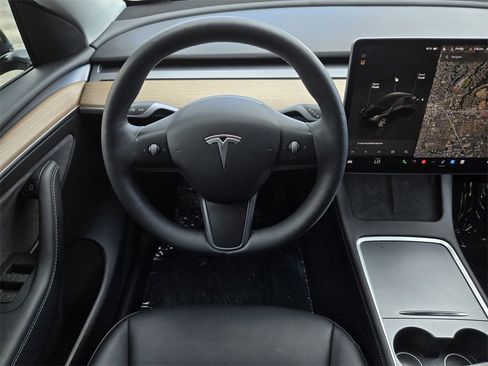 Used 2023 Tesla Model Y Long Range image 12
