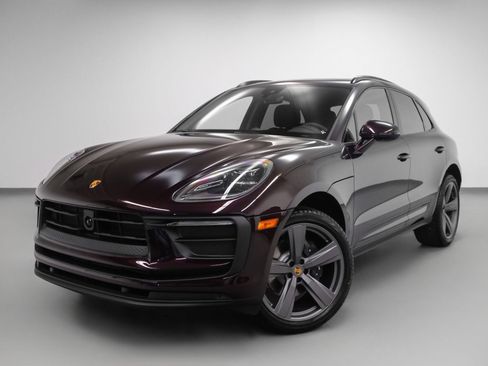 Used 2025 Porsche Macan image 1