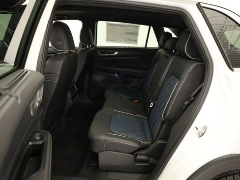 New 2026 Volkswagen Atlas Cross Sport SEL Premium R-Line image 37