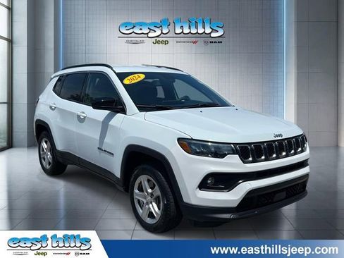 Used 2024 Jeep Compass Latitude AWD/4WD image 1