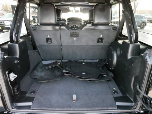 Used 2021 Jeep Wrangler Unlimited Sahara image 18