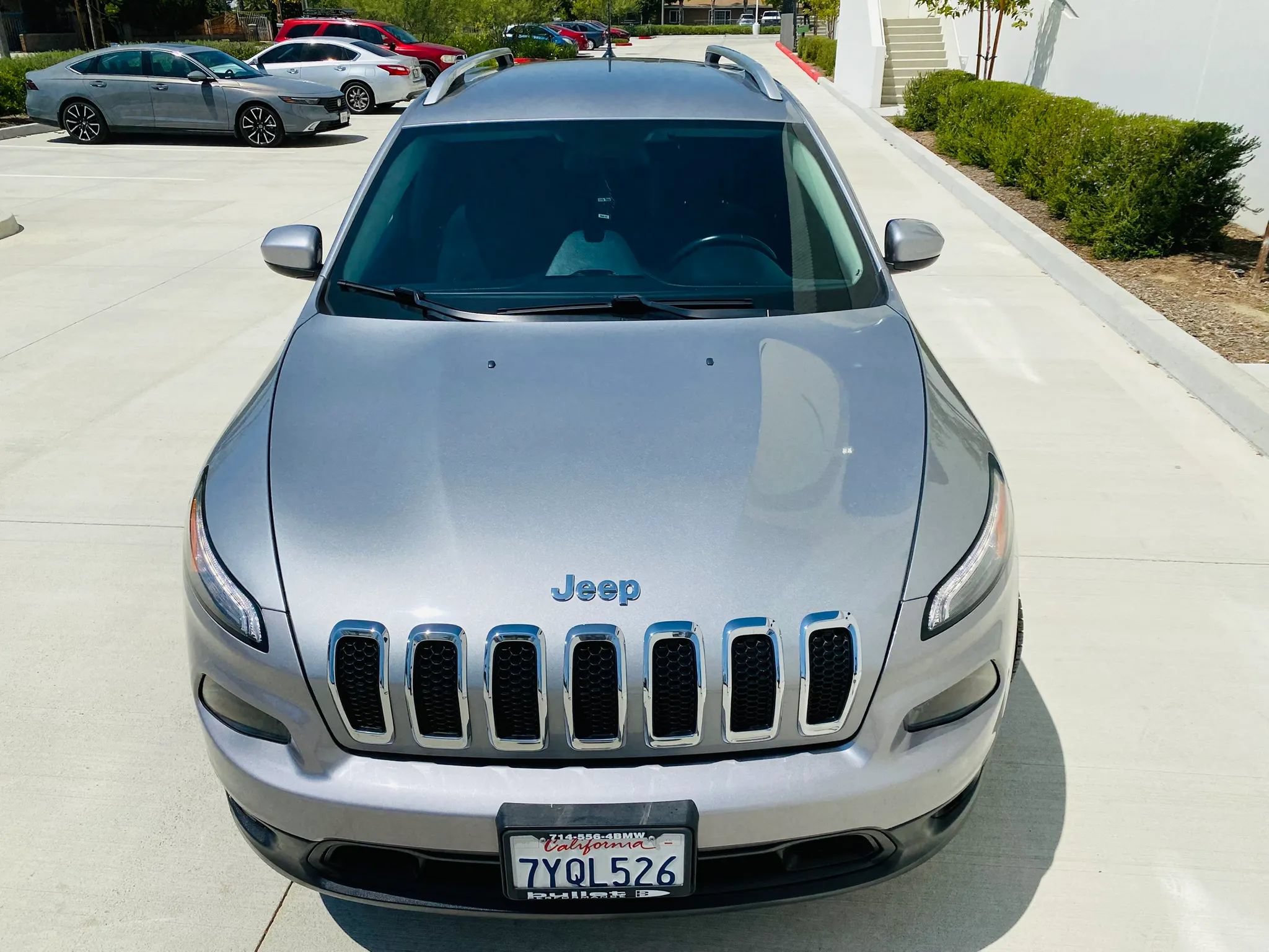 Used 2017 Jeep Cherokee Latitude FWD image 3