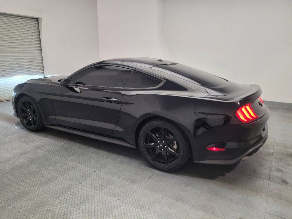 Used 2019 Ford Mustang Coupe w/ Black Accent Package RWD image 3