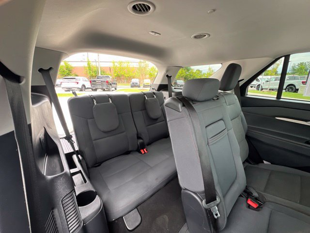Used 2025 Ford Explorer Active AWD/4WD image 15