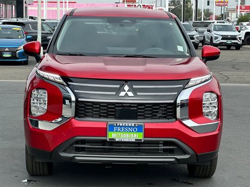 New 2025 Mitsubishi Outlander ES image 10