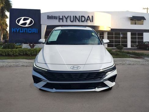 Used 2025 Hyundai Elantra SEL FWD image 2
