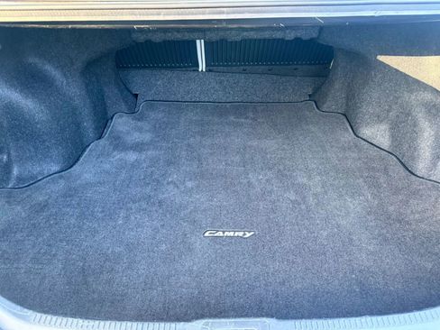 Used 2012 Toyota Camry LE FWD image 12