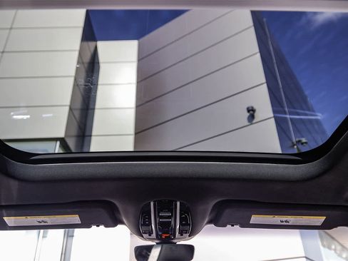 Used 2023 Porsche Panamera Platinum Edition image 14