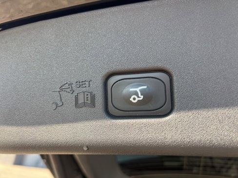 Used 2024 Lincoln Nautilus Premier image 22