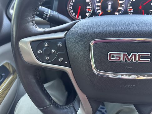 Used 2017 GMC Acadia Denali w/ Technology Package FWD image 26