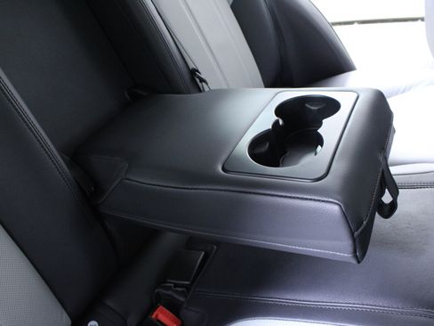 Used 2024 Land Rover Range Rover Evoque Dynamic SE image 15