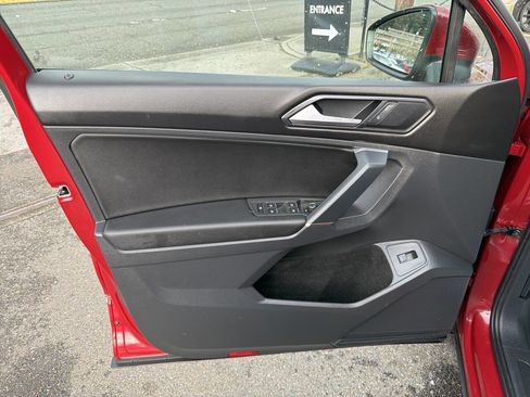 Used 2018 Volkswagen Tiguan SEL image 39