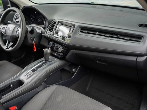 Used 2022 Honda HR-V LX image 19