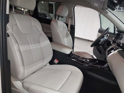 Used 2024 Kia Sorento SX Prestige image 31