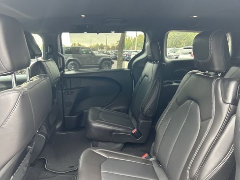 New 2026 Chrysler Pacifica Select image 36