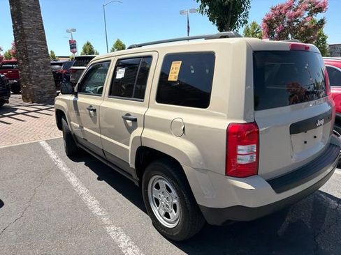 Used 2017 Jeep Patriot Sport FWD image 12