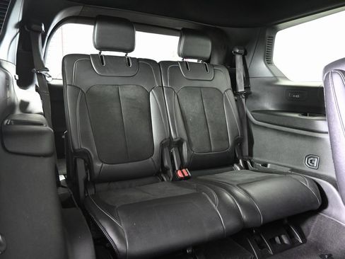 Used 2022 Jeep Grand Cherokee L Laredo image 16