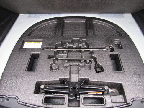 Used 2025 Toyota Camry LE FWD image 41