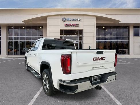 Used 2022 GMC Sierra 1500 SLT w/ SLT Convenience Package image 11