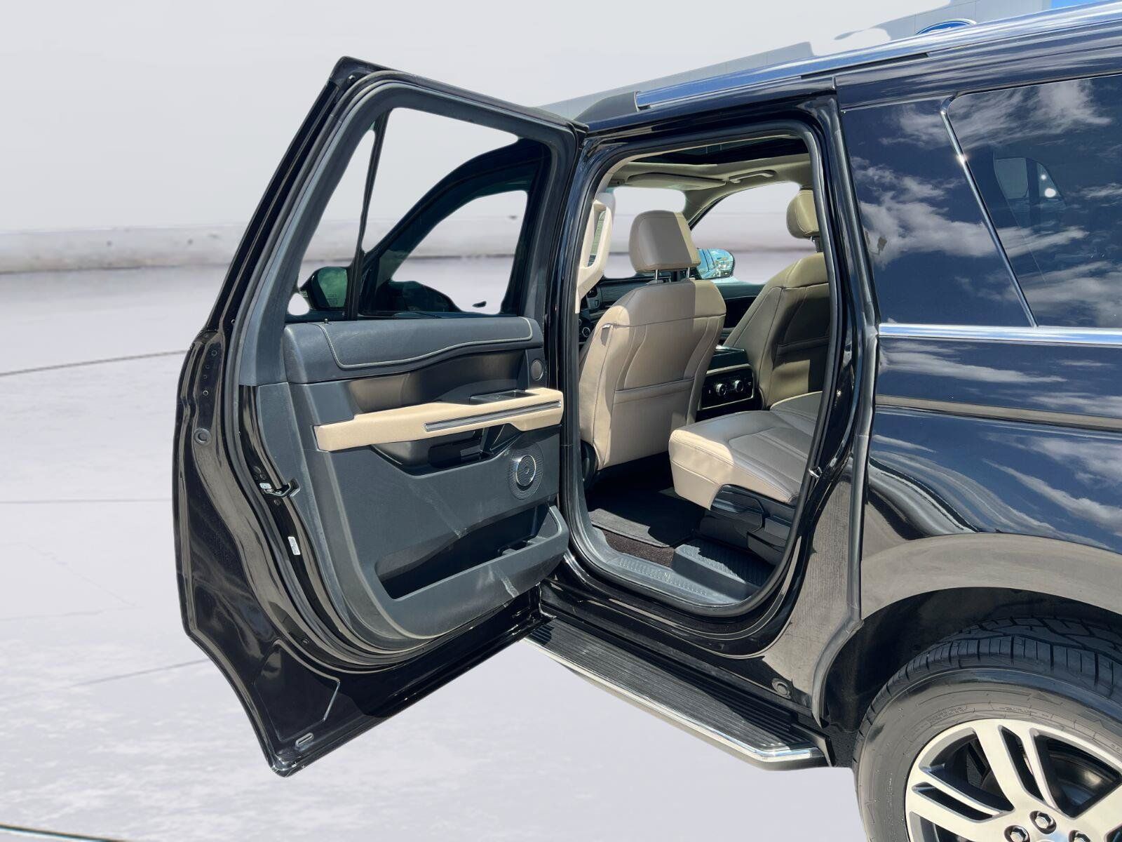 Used 2022 Ford Expedition Max Limited AWD/4WD image 23